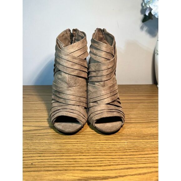 Unlisted Peep toe Booties | 7.5 - Picture 2 of 7